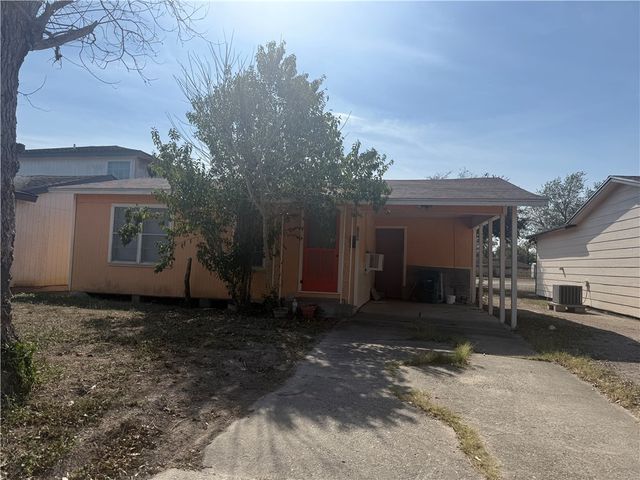 708 Louis St, Alice, TX 78332
