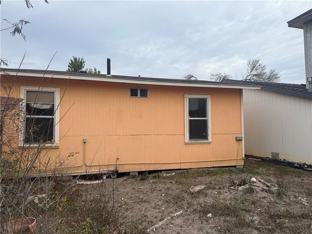 708 Louis St, Alice, TX 78332