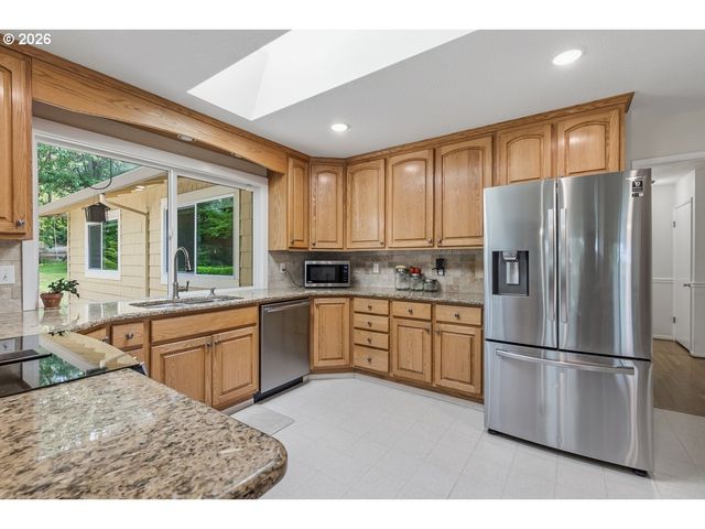 9890 Sw GRABHORN Rd, Beaverton, OR 97007