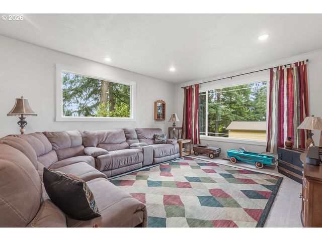 9890 Sw GRABHORN Rd, Beaverton, OR 97007