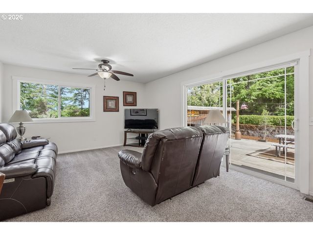 9890 Sw GRABHORN Rd, Beaverton, OR 97007