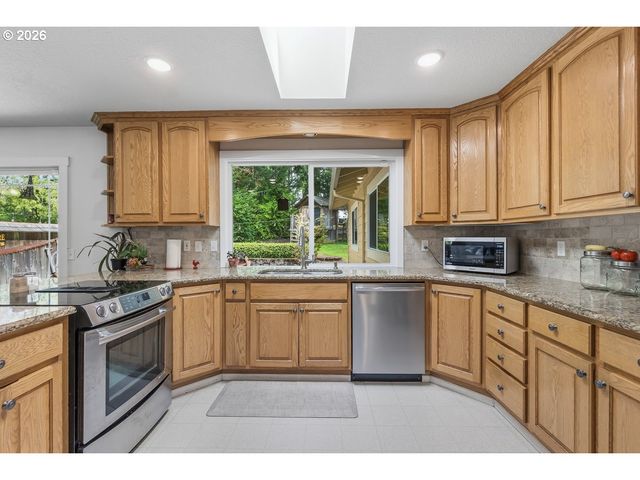 9890 Sw GRABHORN Rd, Beaverton, OR 97007