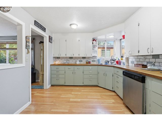 2316 Se 141ST Ave, Portland, OR 97233