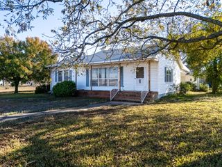505 E Bell ST, Bartlett, TX 76511