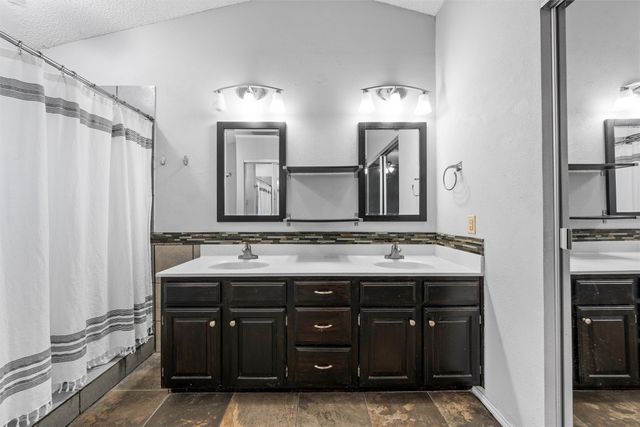 1010 December Drive, Hewitt, TX 76643