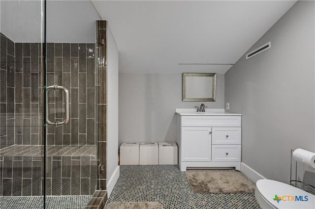 111 County Road 253, Bertram, TX 78605