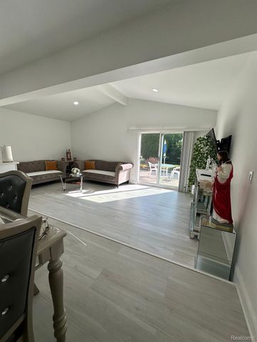 34080 BROOKSHIRE Drive, Sterling Heights, MI 48312