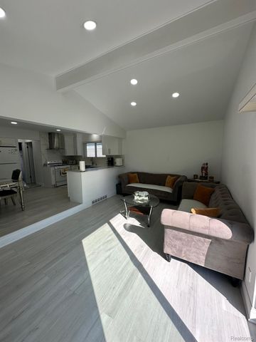 34080 BROOKSHIRE Drive, Sterling Heights, MI 48312