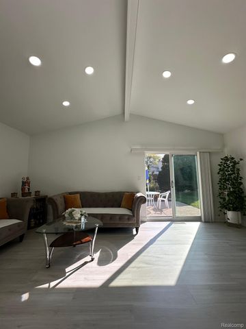 34080 BROOKSHIRE Drive, Sterling Heights, MI 48312