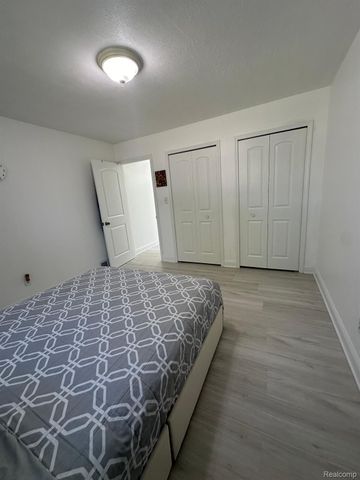 34080 BROOKSHIRE Drive, Sterling Heights, MI 48312