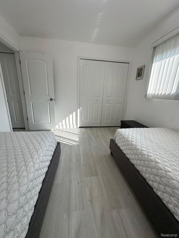 34080 BROOKSHIRE Drive, Sterling Heights, MI 48312