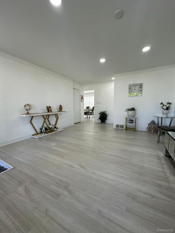 34080 BROOKSHIRE Drive, Sterling Heights, MI 48312