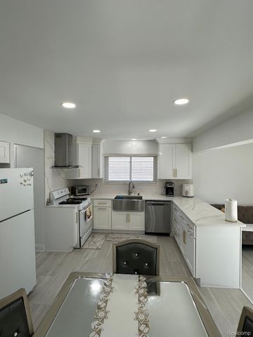 34080 BROOKSHIRE Drive, Sterling Heights, MI 48312