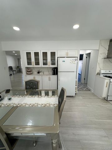 34080 BROOKSHIRE Drive, Sterling Heights, MI 48312