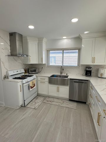 34080 BROOKSHIRE Drive, Sterling Heights, MI 48312