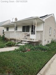 18131 Oak Avenue, Eastpointe, MI 48021