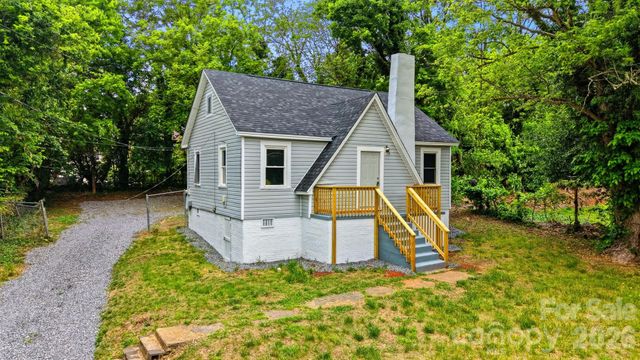 912 S Center Street, Hickory, NC 28602