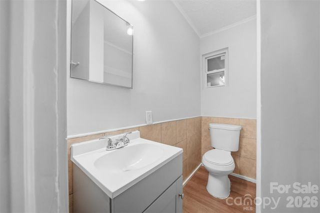 912 S Center Street, Hickory, NC 28602