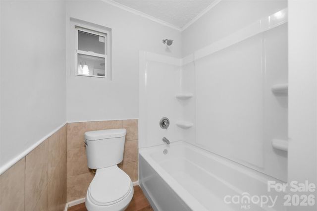 912 S Center Street, Hickory, NC 28602