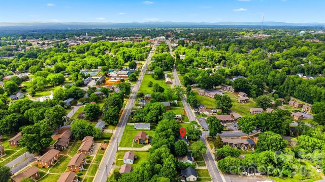 912 S Center Street, Hickory, NC 28602
