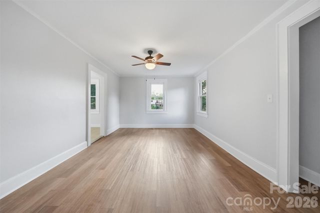 912 S Center Street, Hickory, NC 28602