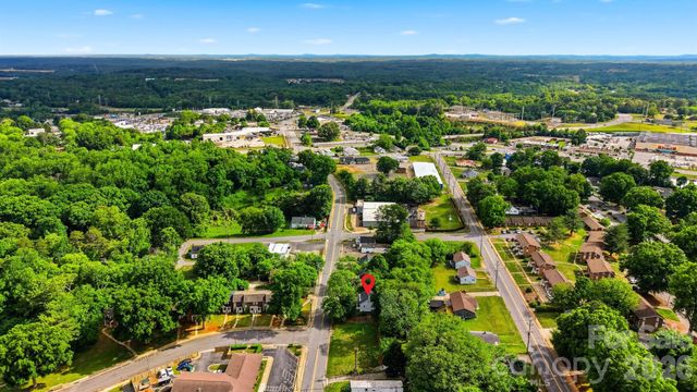 912 S Center Street, Hickory, NC 28602