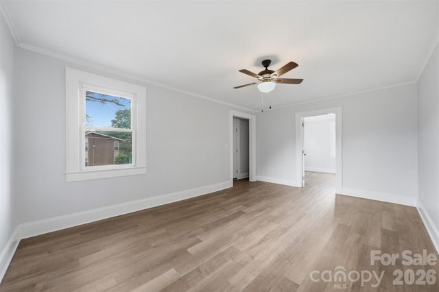912 S Center Street, Hickory, NC 28602