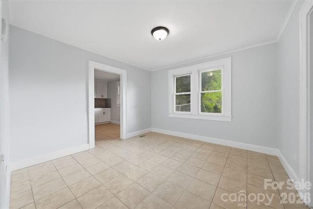 912 S Center Street, Hickory, NC 28602