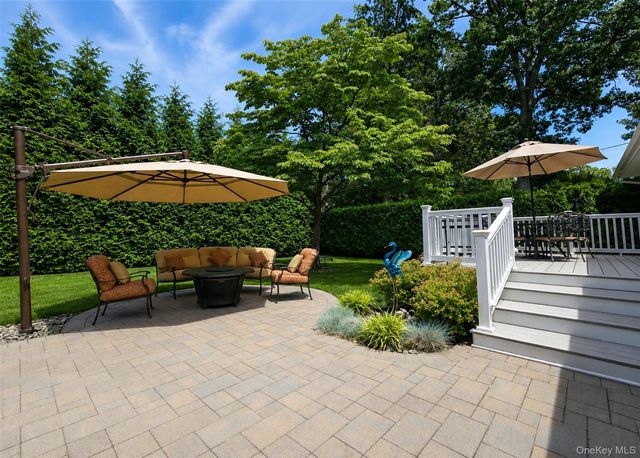 7 Talbot Lane, Smithtown, NY 11787