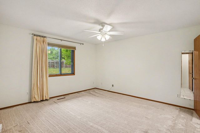 8689 134th Street W, Apple Valley, MN 55124
