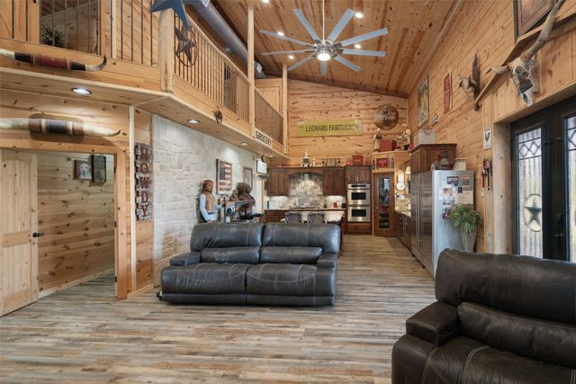 1050 County Road 5025, Leonard, TX 75452