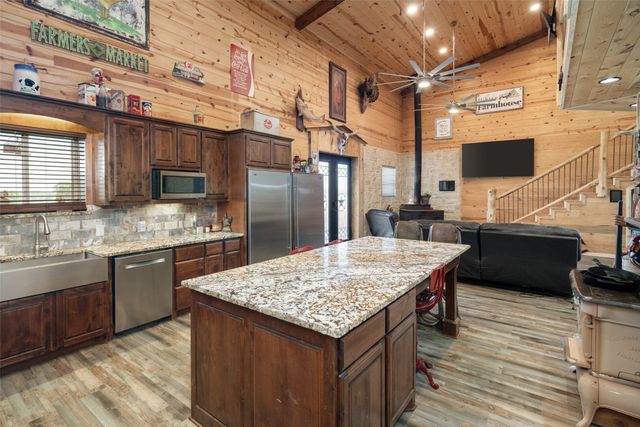 1050 County Road 5025, Leonard, TX 75452