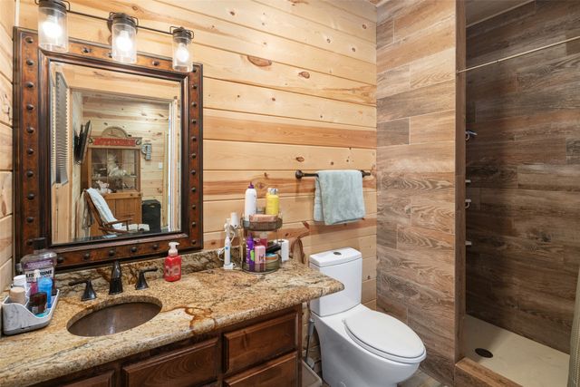 1050 County Road 5025, Leonard, TX 75452