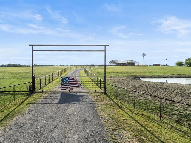 1050 County Road 5025, Leonard, TX 75452