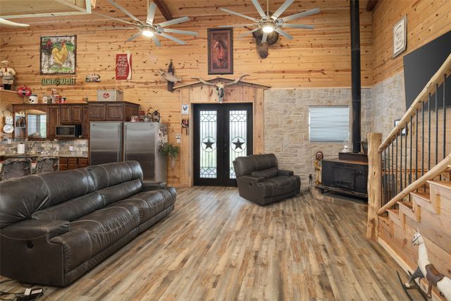 1050 County Road 5025, Leonard, TX 75452