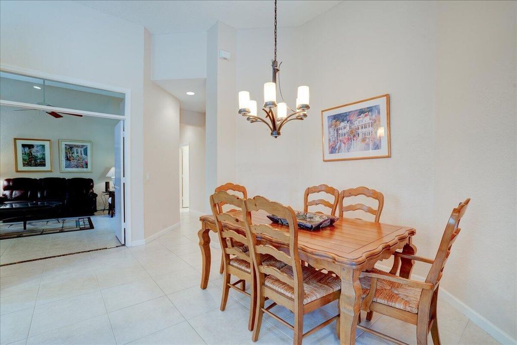 Image 12 of property listing at 4701 Carlton Golf Drive, Wellington, FL 33449