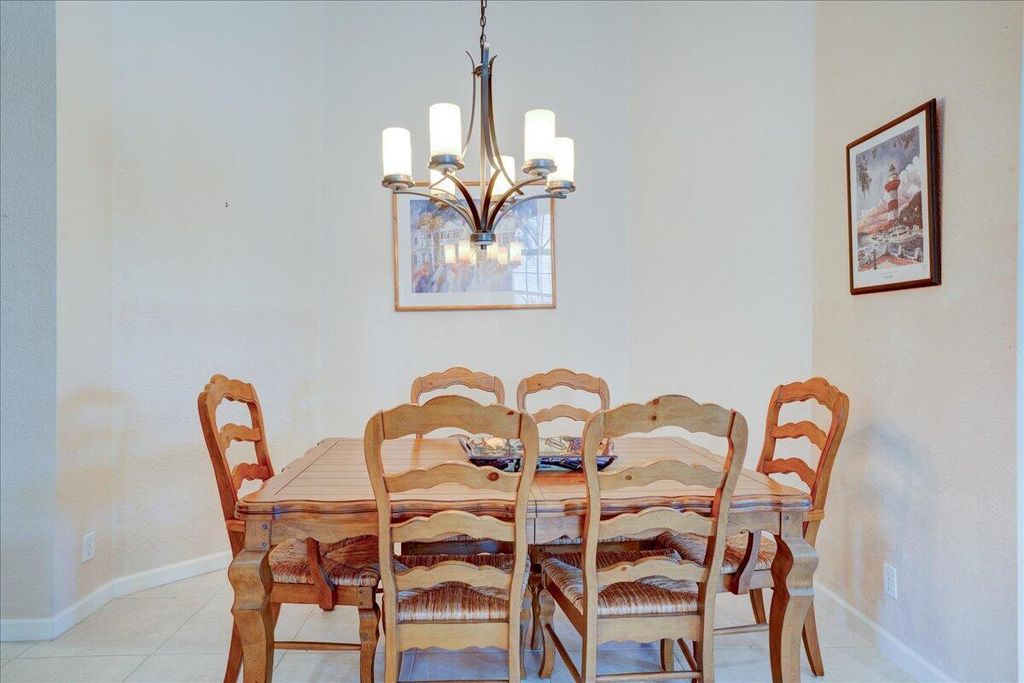 Image 13 of property listing at 4701 Carlton Golf Drive, Wellington, FL 33449