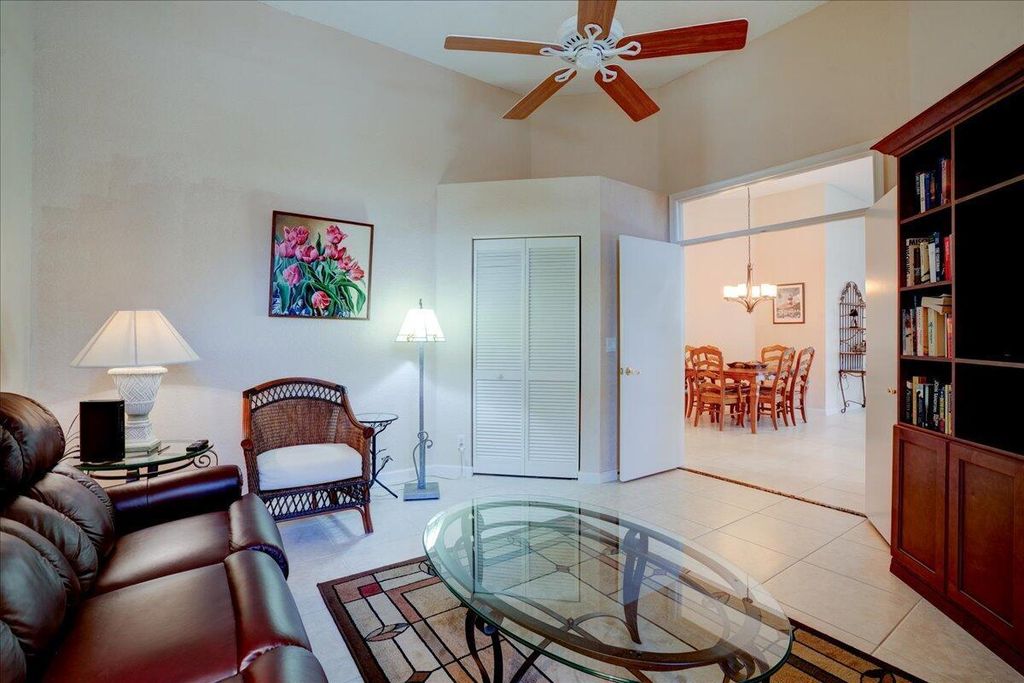 Image 19 of property listing at 4701 Carlton Golf Drive, Wellington, FL 33449