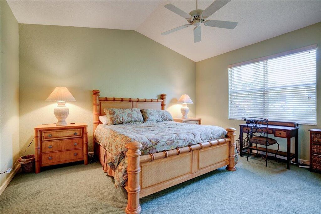Image 21 of property listing at 4701 Carlton Golf Drive, Wellington, FL 33449