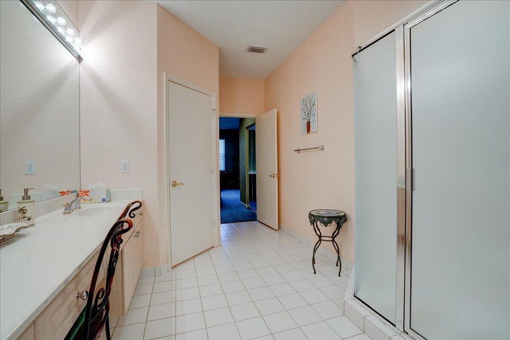 Image 29 of property listing at 4701 Carlton Golf Drive, Wellington, FL 33449