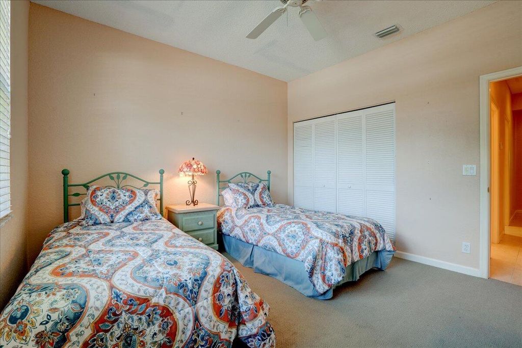 Image 31 of property listing at 4701 Carlton Golf Drive, Wellington, FL 33449