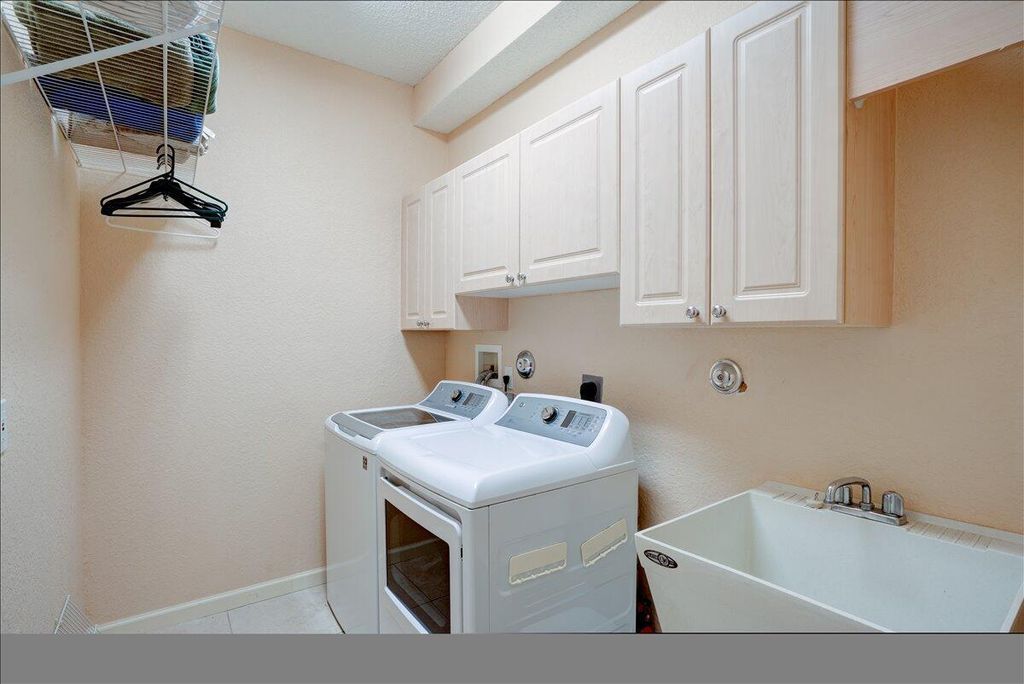 Image 35 of property listing at 4701 Carlton Golf Drive, Wellington, FL 33449