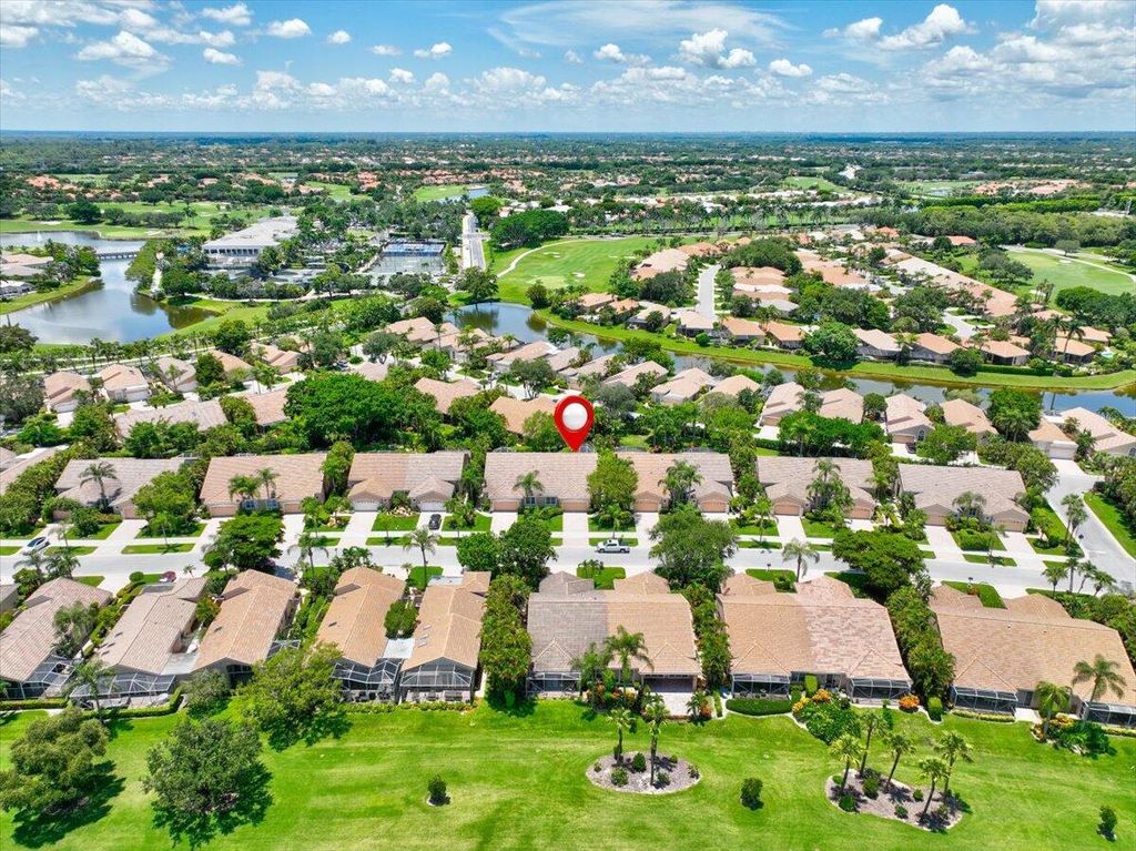 Image 40 of property listing at 4701 Carlton Golf Drive, Wellington, FL 33449