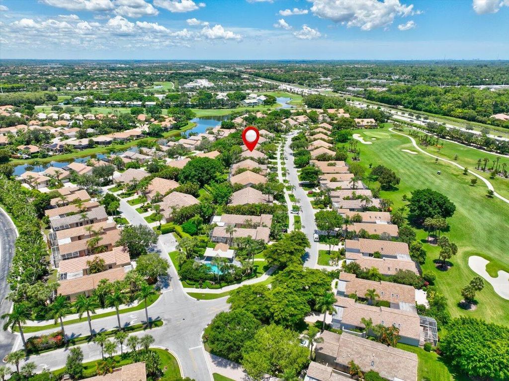 Image 43 of property listing at 4701 Carlton Golf Drive, Wellington, FL 33449
