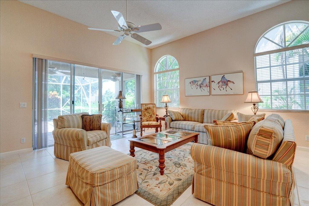 Image 8 of property listing at 4701 Carlton Golf Drive, Wellington, FL 33449