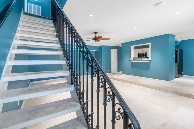 5514 Beverlyhill Street 2, Houston, TX 77056