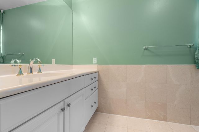5514 Beverlyhill Street 2, Houston, TX 77056