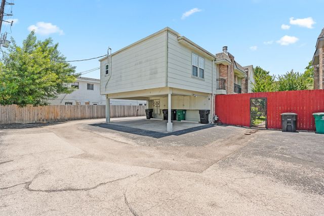 5514 Beverlyhill Street 2, Houston, TX 77056