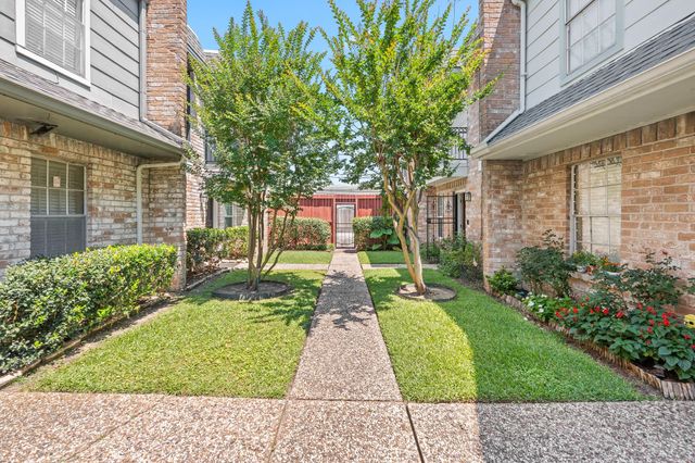 5514 Beverlyhill Street 2, Houston, TX 77056