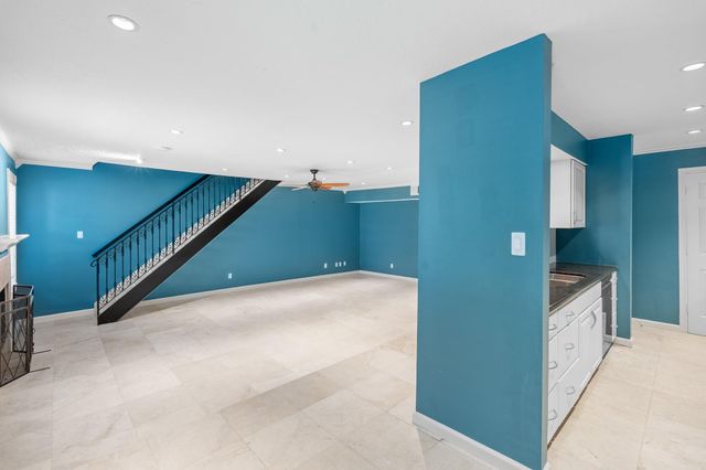 5514 Beverlyhill Street 2, Houston, TX 77056